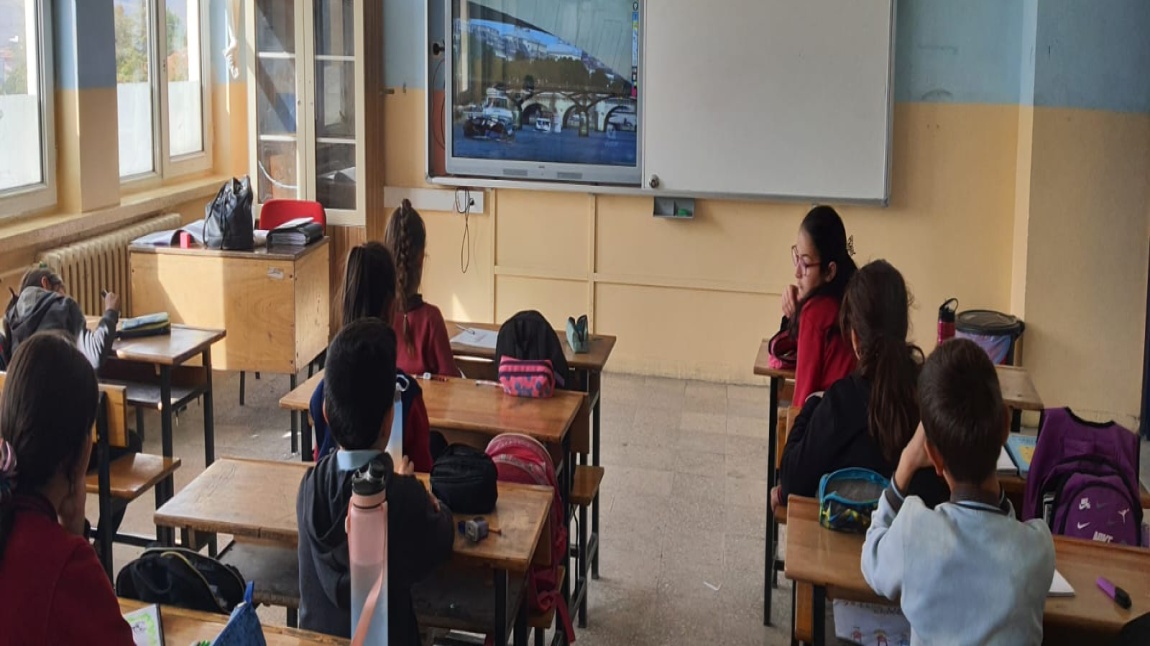 ErVa Projesi Kapsamında Okulumuzda 'Saygı' Temalı Etkinlikler Büyük İlgi Gördü
